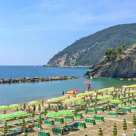 Casa La Rondine Feriehus Carro