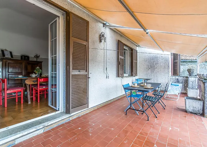 別荘 Casa La Rondine Carro